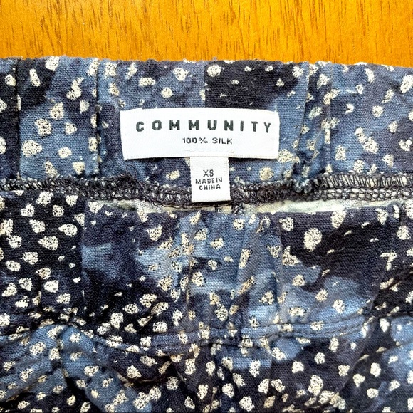 Aritzia Community XS Silk Pleated Pant - Picture 8 of 9